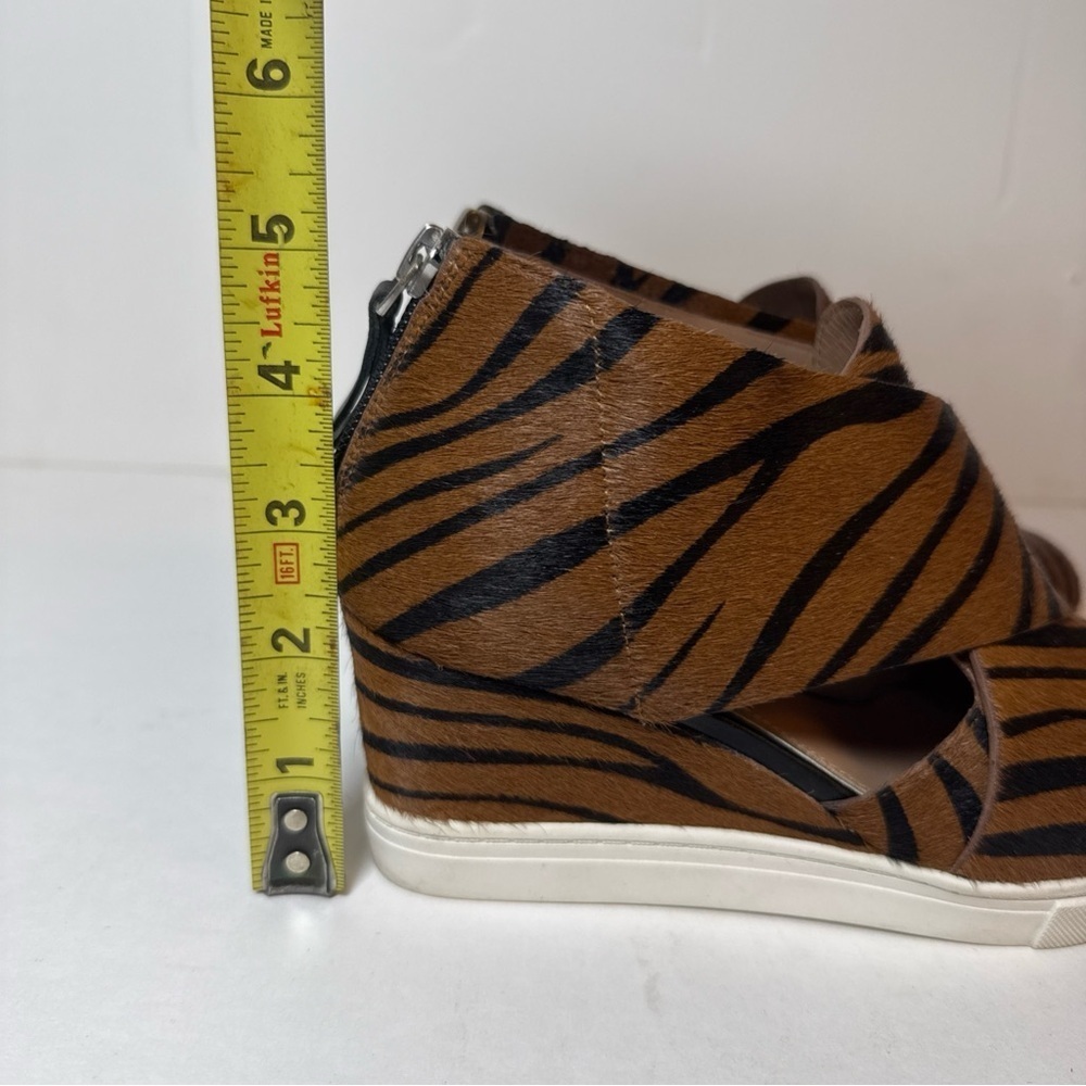 Linea Paolo Zebra Striped Calf Fur Cutout Wedge Crossover Top Zip Back Shoe 5.5 - Picture 6 of 8